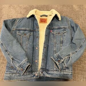 Levi’s womens small sherpa lined jean jacket